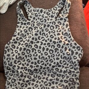 Chic Gray Leopard Print Tank Top